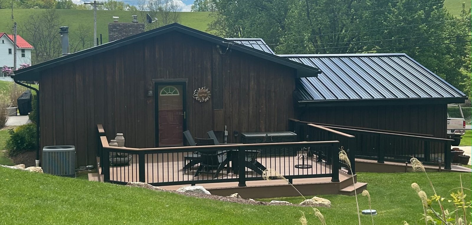 Tri-Link Contracting completed metal roof - close-up