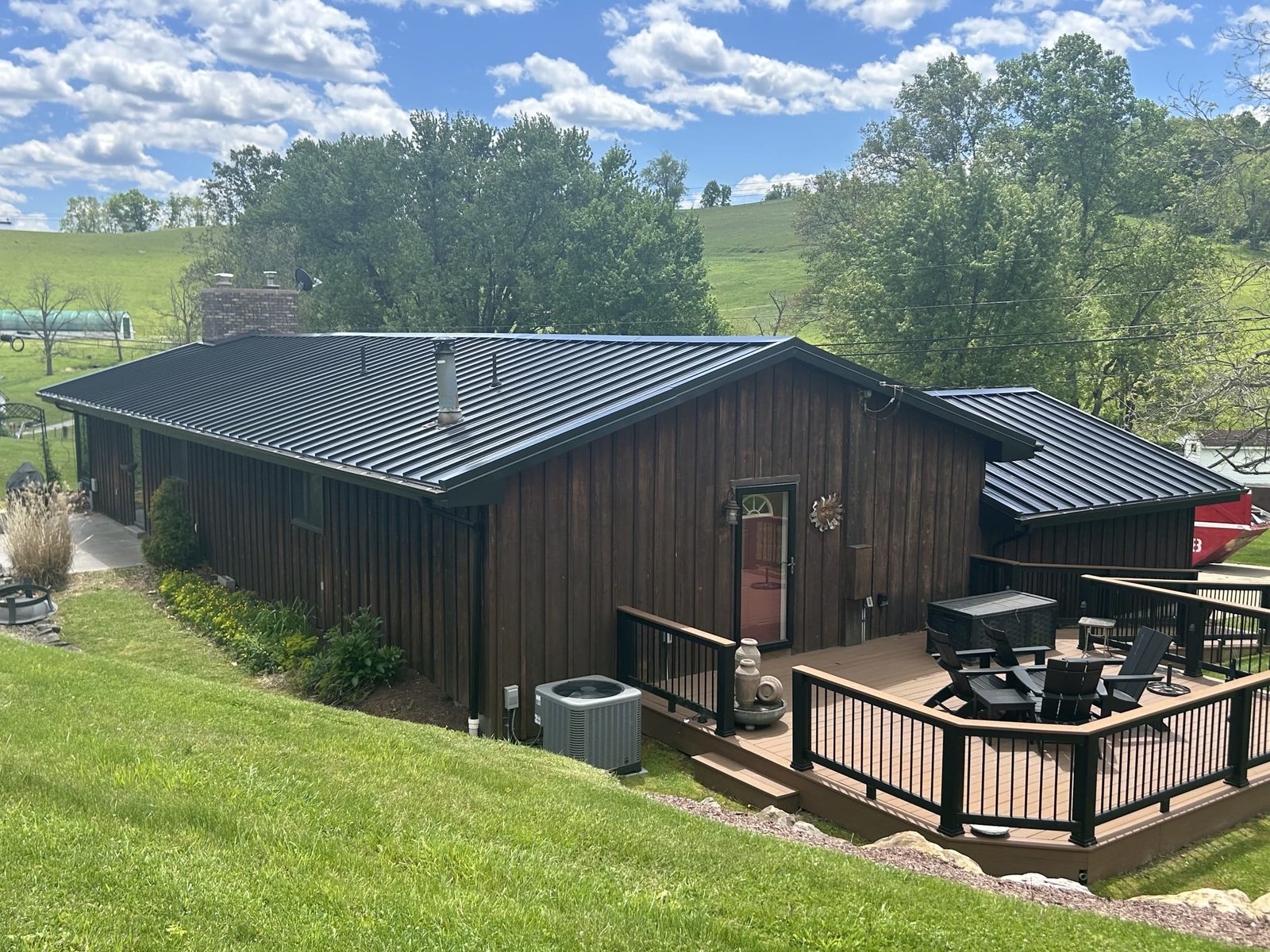 Tri-Link Contracting standing seam metal roof installation - completed project main view