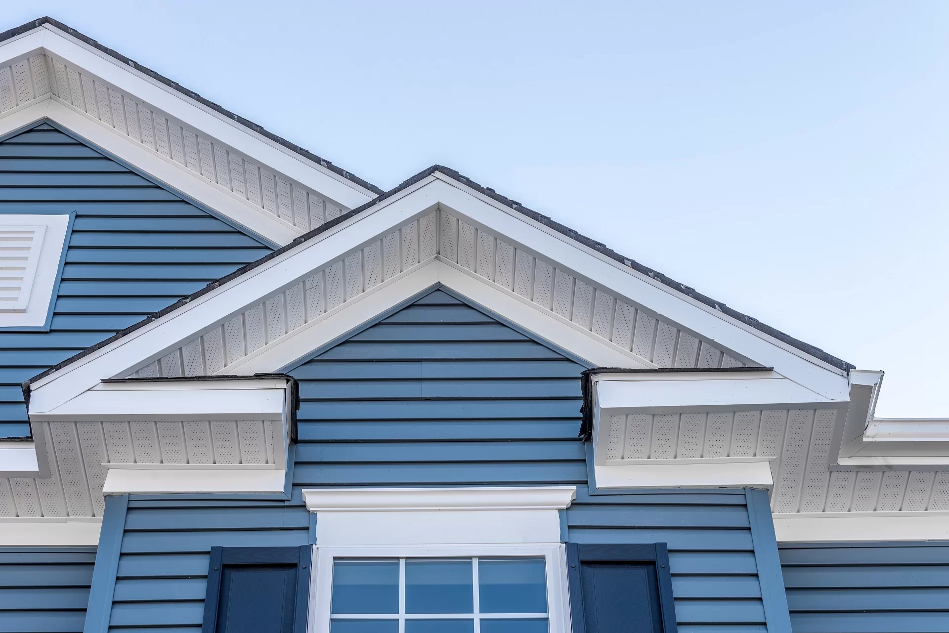 Soffit installation by Tri-Link